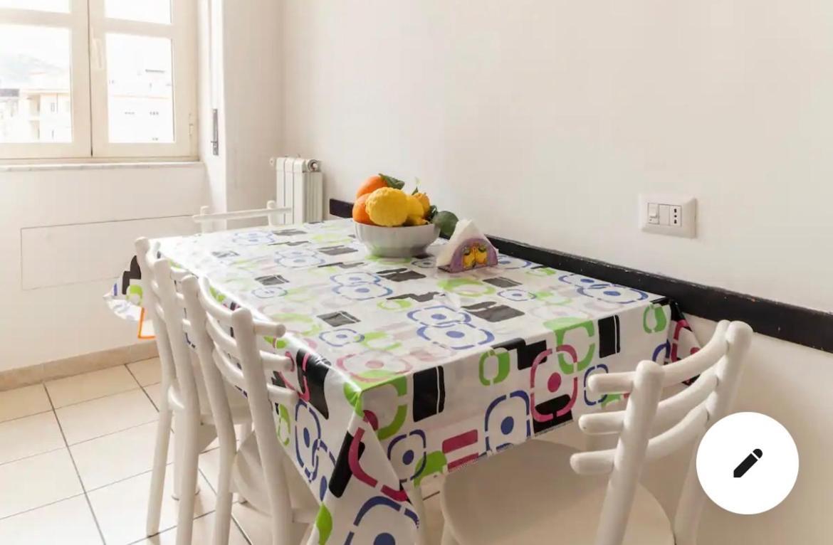 Casa Vacanze Sunshine Salerno Ngoại thất bức ảnh
